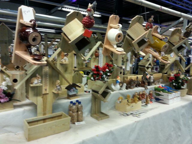 vogelhuisjes en bloembakken